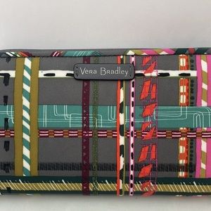 Vera Bradley Midtown RDIF Wristlet NWOT